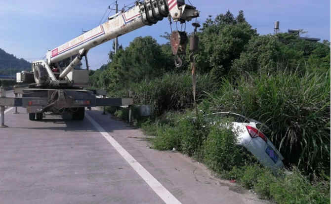 武陵区重载吊车救援 武陵区重载吊车救援
